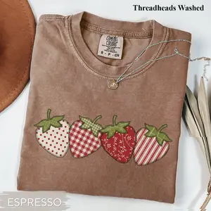 Comfort Colors Strawberry Shirt, Faux Patchwork Vintage Strawberry T-Shirt, Strawberry Cottagecore Shirt, Summer Fruit Strawberry Tee Top Womenswear Gift for Her