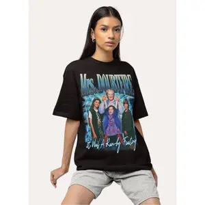 Mrs. Doubtfire Shirt – Celebrate the iconic charm of Robin Williams with this Mrs. Doubtfire-inspired tee, sweatshirt, or hoodie. A nostalgic must-have for fans of the beloved classic and the lege