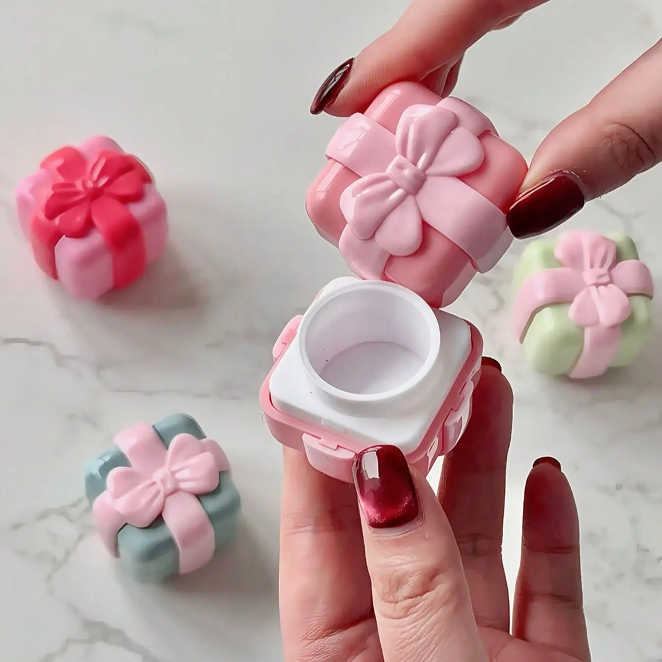 Cute Mini 5g Refillable Cosmetic Blush/lip Balm Jar, Bow Gift Box Plastic Empty Container, Portable Travel Accessories, Holiday Gift Choice