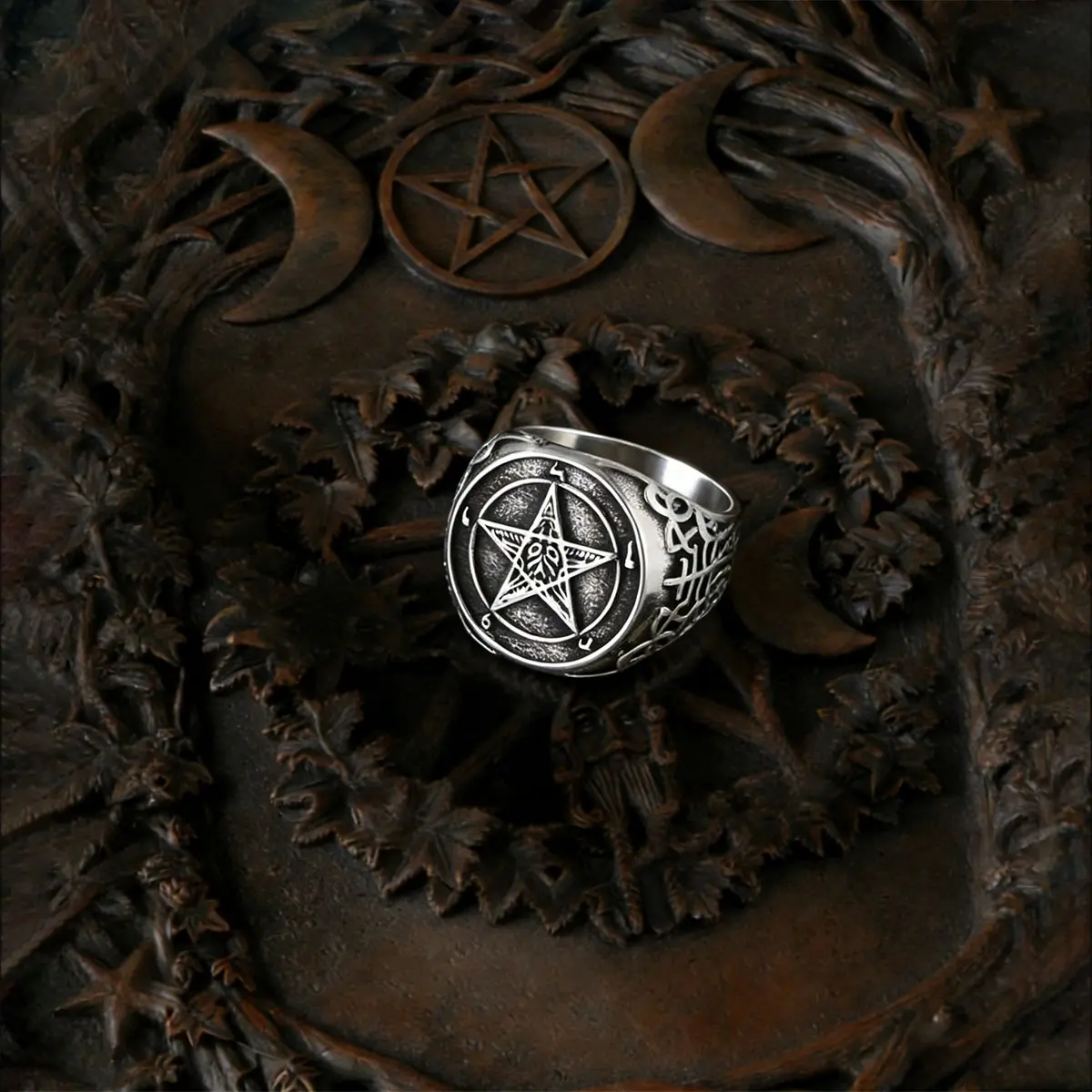 Unisex Solid Copper Pentagram Ring - Witchcraft Culture, Gothic Punk Style, Authentic Pagan Symbolism, Alt-Style, Vintage Dark Fantasy, Antique Patina, Everyday Wear Witchy Costume Jewelry Ring