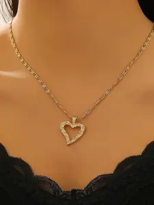 A fashionable and exquisite heart-shaped necklace, suitable for daily wear, vacation and dating occasions, and also a surprising and exquisite small gift, Dainty necklace, Elegant necklace, Dainty fashion jewelry