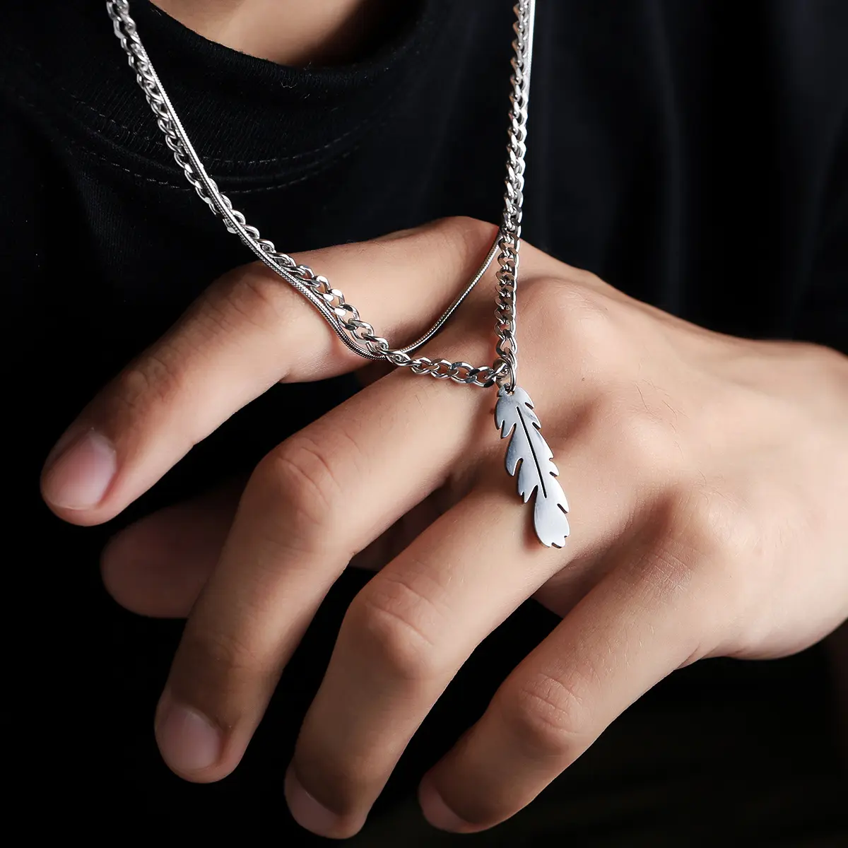 Men's Vintage Stainless Steel Necklace with Feather Pendant, Double-Layer Cuban Link Chain for Daily & Formal Wear, Durable Fashion Accessory for the Fashion-Conscious Man, Daily Wear, Chain & Link, Metal Coating, Unisex, Business, Cuban Link Design, Hand