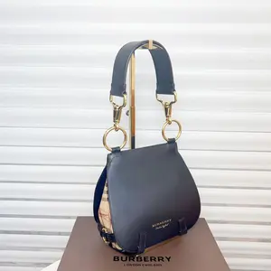 Pre-owned BURBERRY Leather Shoulder Bags 7.8'' R143519 Shoulder Bag C19488436992 0313 T1 Chloe