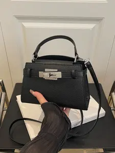 Women's New Mini Fashion Solid Color Elegant Shoulder Bag, Casual Square Crossbody Bag with Strap and Metal Buckle, Perfect for Daily Use, Daily Commuting Purse, Everyday Bags, Fashionable Bags, Fashion Purses
