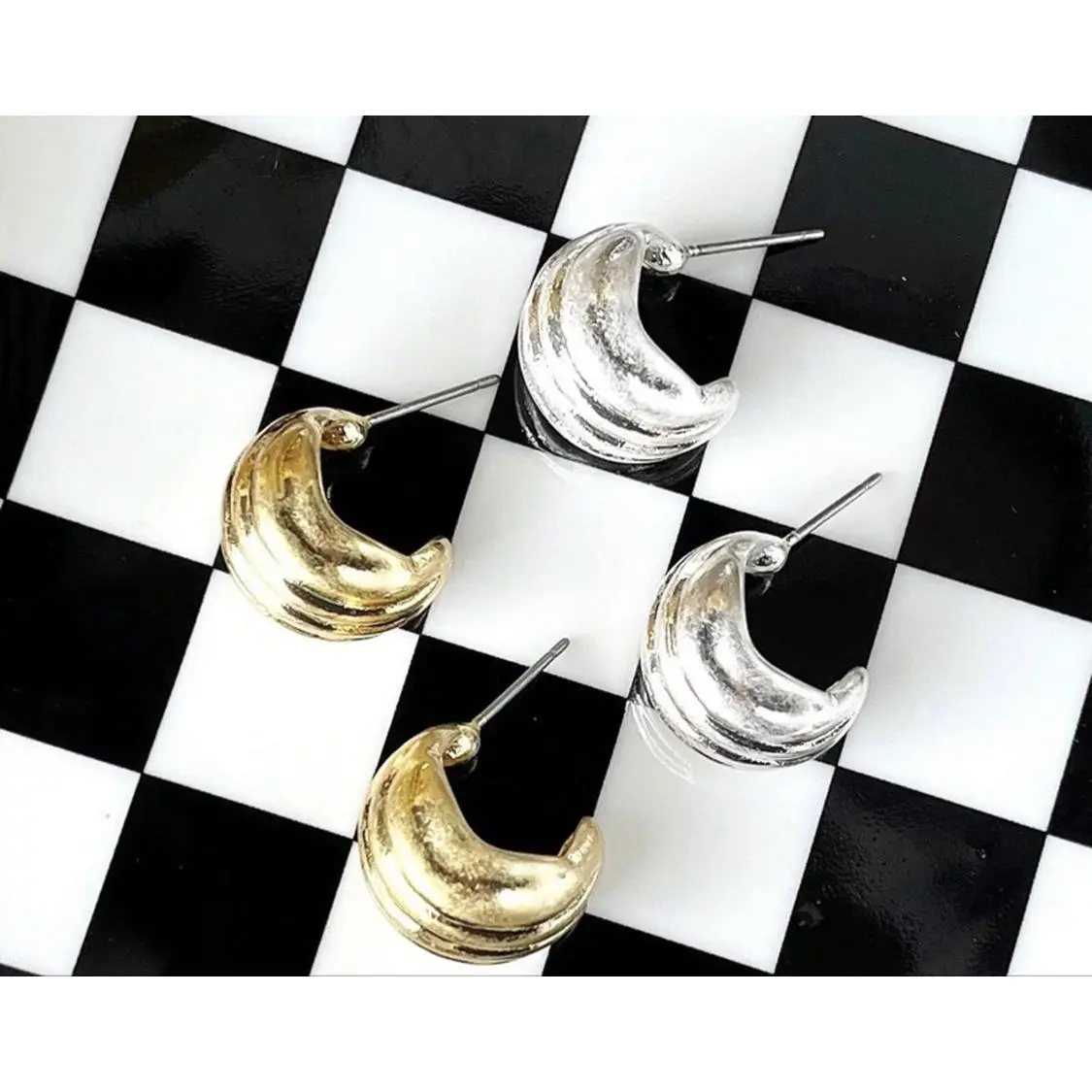 Turbo Earring - Chunky Hoop Earrings with Bold Ribbed Texture Matte Finish 5/8" Long in Gold or Silver