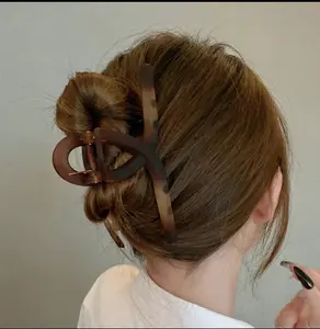 Oversize Hair Claw Clip – Brown Tortoiseshell | Stylish Korean Hair Accessory