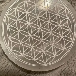 Selenite Round Generator with Unique Design and Clear Edge