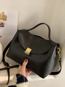 Elegant niche retro curved flip bag, simple and versatile with textured shoulder bag, Crossbody Bag, solid color fashionable exquisite handbag, Daily Commuter Purse, suitable for pairing with coats, suitable for commuting to work, going shopping