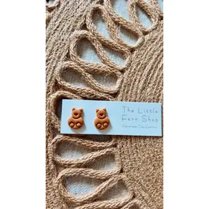 Kitten Studs