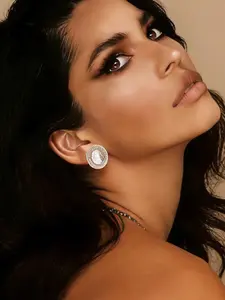 1 pair of retro and elegant double snake full diamond earrings, suitable for daily commuting, vacation and dating, and also a surprising and exquisite small gift.