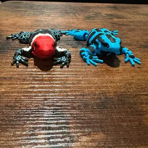 3D Printed Articulated Poison Dart Frogs - Two Color Options Available - Perfect for Collectors and Enthusiasts