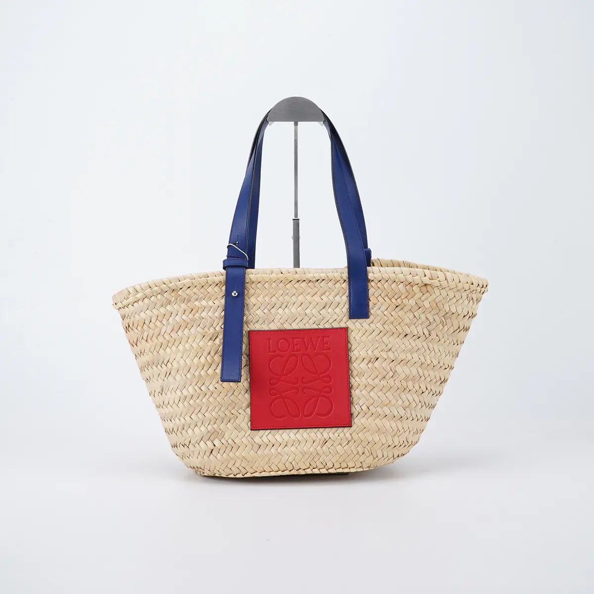 Pre-owned Loewe Straw weaving Clutches & Wristlets Beige Straw Handbag Bgp208407