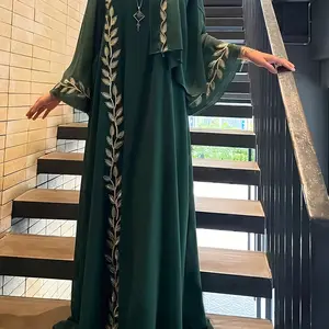 Women's Middle Eastern Style Set, Fashion Round Neck Embroidered Thobe Robe with Unique Headscarf Accessory, Elegant Clothing for Women