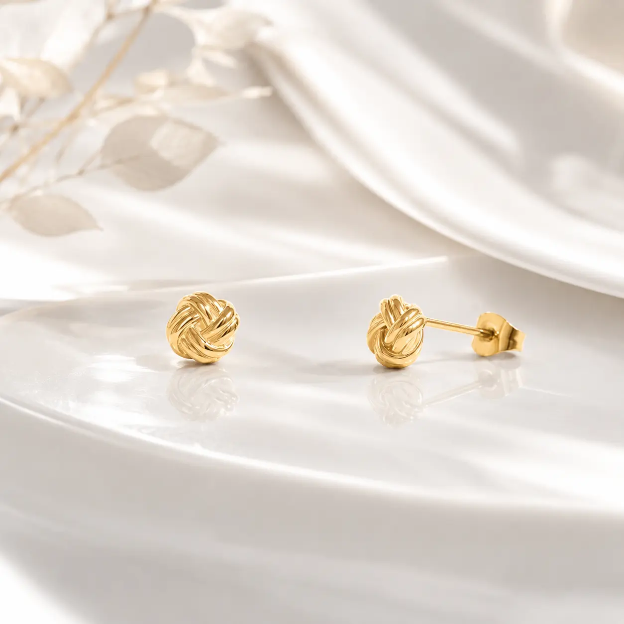 Knot Stud Earrings – 18K Gold, Minimalist, Waterproof