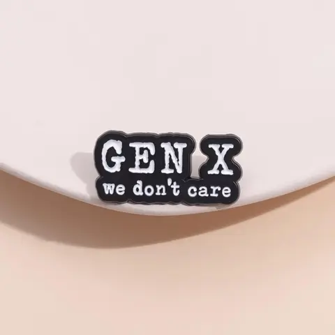 Letter Design Lapel Brooch, Creative Alloy Badge for Clothes, Fashion Accessories for Men & Women,  Enamel Pin Suitable for Backpacks, Jeans, Scarves, Hats Decoration