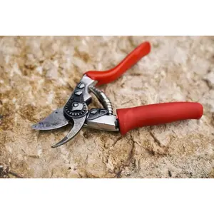 Felco F 15 Pruning Shears – 4.7" Garden Clippers with Rubber Grip & Anvil Blade | Hand Pruners for Gardening | Garden Tool Cutter with Forged Aluminum Handle, Lightweight Precision for Small Hands