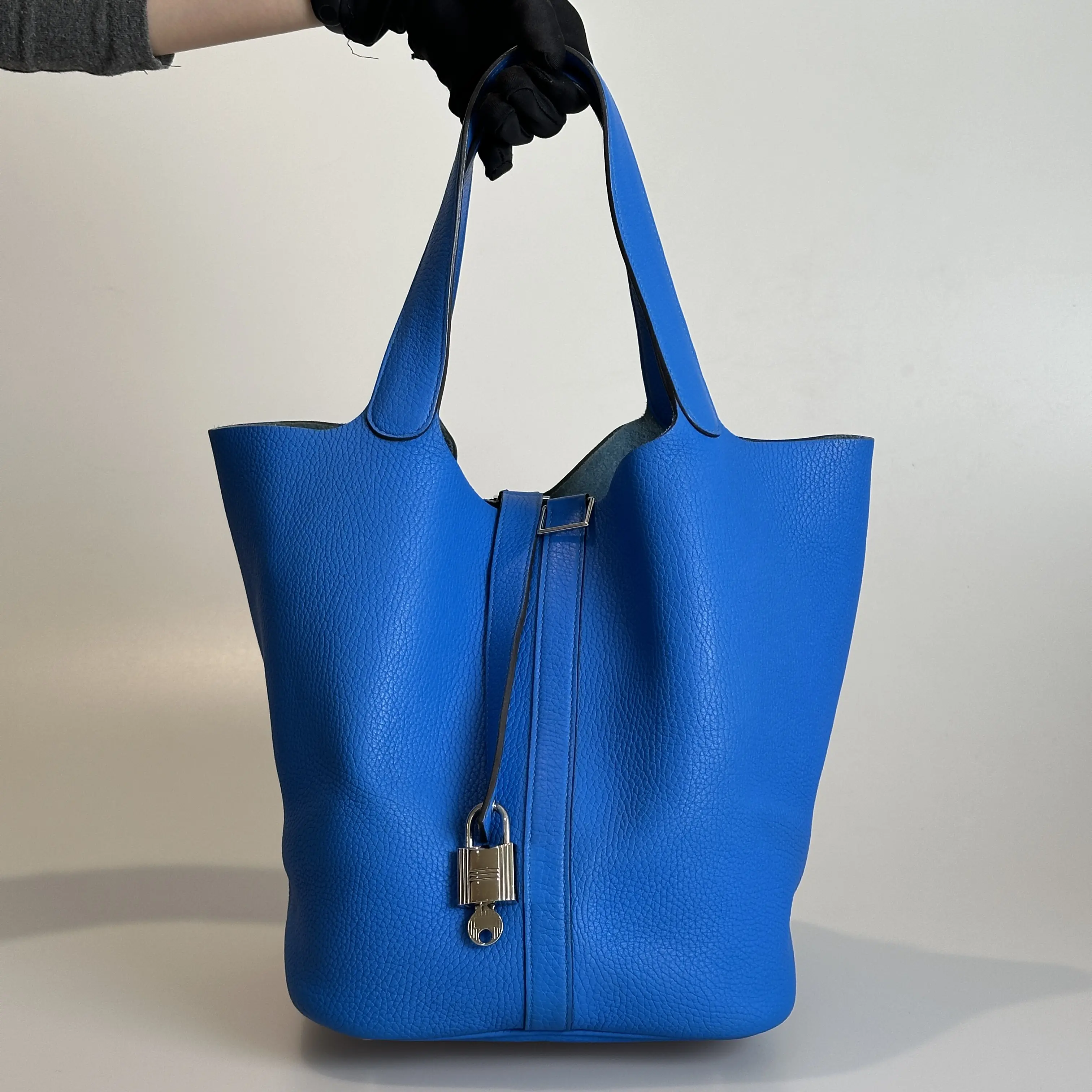 Pre-owned HERMÈS Taurillon Clemence Top Handle Bag Hermes Picotin Lock 26 Blue Hydra 43321339