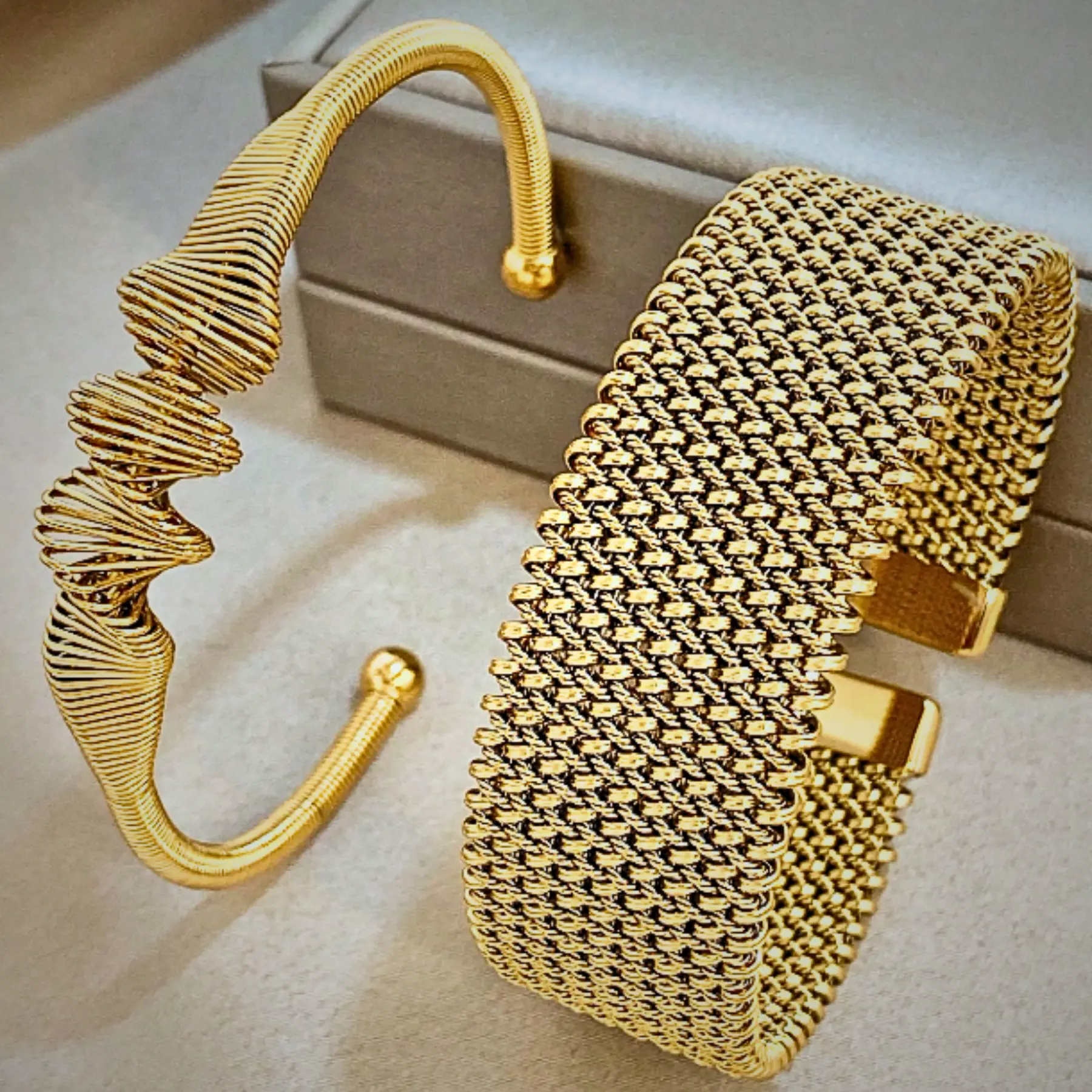 2pcs Luxury Vintage Openwork Bangle Set – 18K Gold Plated Stainless Steel Spiral Woven Bracelets for Women & Men