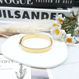 Pre-owned Louis Vuitton Gold Metal Bracelet T10336066