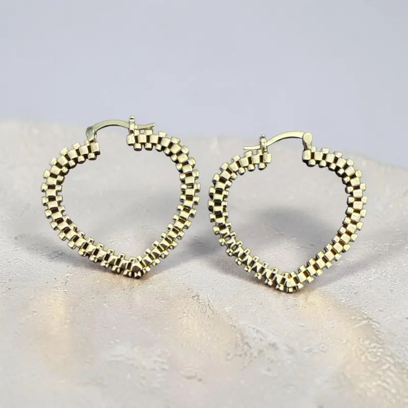 Flat Rollie Heart-Shaped Hoop Earrings with Textured Design for Women's Fashion Accessories