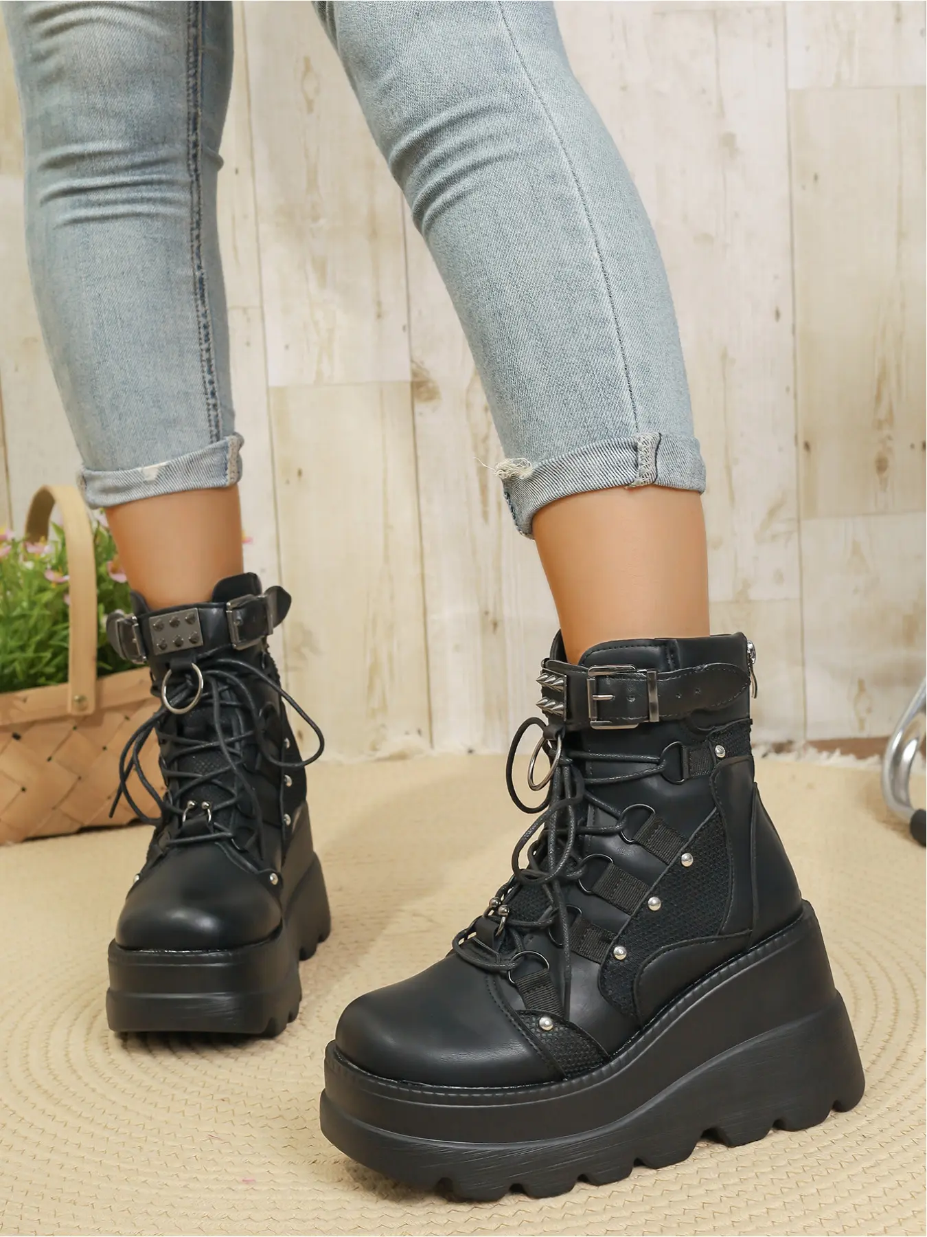 Women's autumn and winter fashion leather short boots, Trendy boots, Western ankle boots, Casual warm boots, Thick-soled, high-gloss, waterproof, rivet-decorated western style womens boots, Lightweight, comfortable, soft-soled, anti-skid women's boots