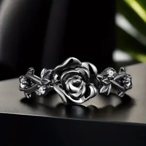 Vintage Style Black Rose Women's Ring - Fashionable Elegant Daily Accessory - Bridal Engagement Gift for Birthday, Valentine's Day, Halloween & Christmas