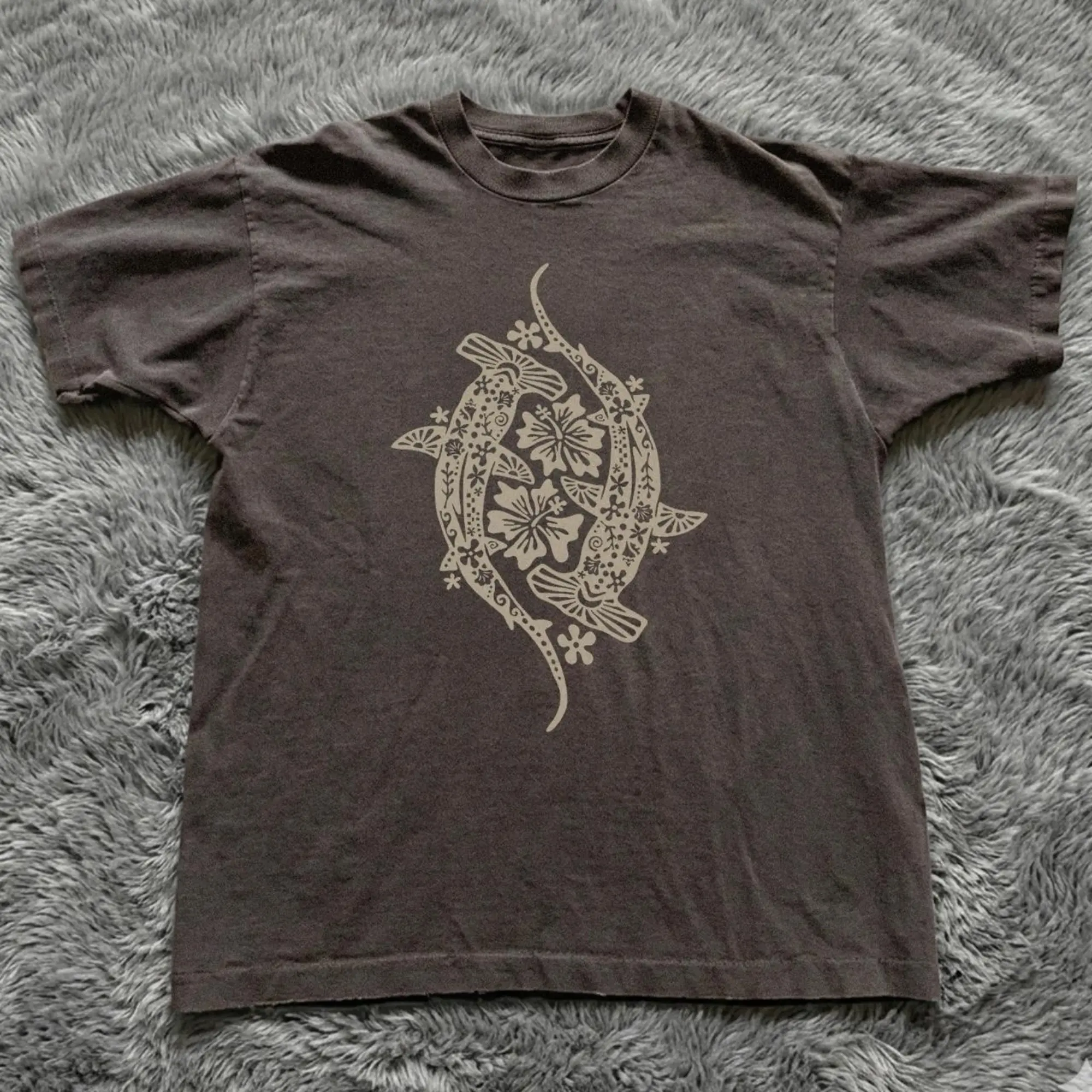 Gildan Men's and Women's T-shirt, Vintage Hammerhead Shark Floral Hibiscus T-Shirt, Animal Tee, Y2k Unisex Graphic Tees Gothic Grunge Emo Scene Amity Affliction Style Clothes Menswear Womenswear Streetwear