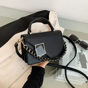 Trendy Mini Square Crossbody Bag for Women – Chain Strap Shoulder Purse, Stylish Small Fashion Handbag, Lightweight Everyday Messenger Bag for Shopping, Travel, Date Night & Casual Outfit
