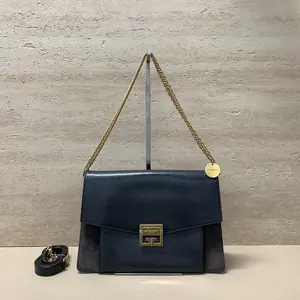 Pre-owned Givenchy Leather Shoulder Bags 7.8'' R2559 Shoulder Bag C1858847721 0408 T3 Mia