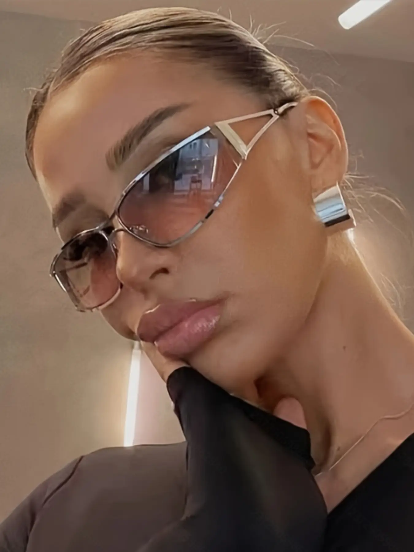 New Curved Y2K Spicy Girl Style Glasses with Side Cutout Design, Trendy Fashionable Unisex Metal Frame Eyewear, Suitable for Street Wear, Fashion Shows and Daily Use, Stylish Shades