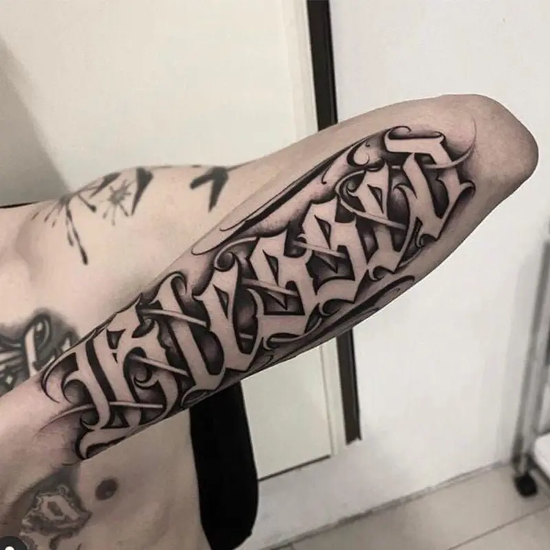 6 large graphic herbal tattoo stickers, one with English elements and the other five with random designs. Lasts for 7-15 days, water-resistant and resistant to friction. The effect is realistic. Suitable for those who don't want to get a tattoo.