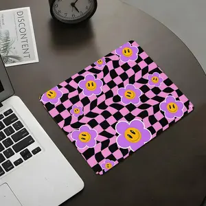Retro 70s Colorful Twisted Checkerboard Gaming Mouse Pad, Rubber anti-slip lockable work pad, washable in small size, suitable for laptops, desktop computers, games, work, home.A good gift for boys, girls and children
