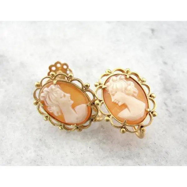 Vintage Cameo Screw Back Earrings