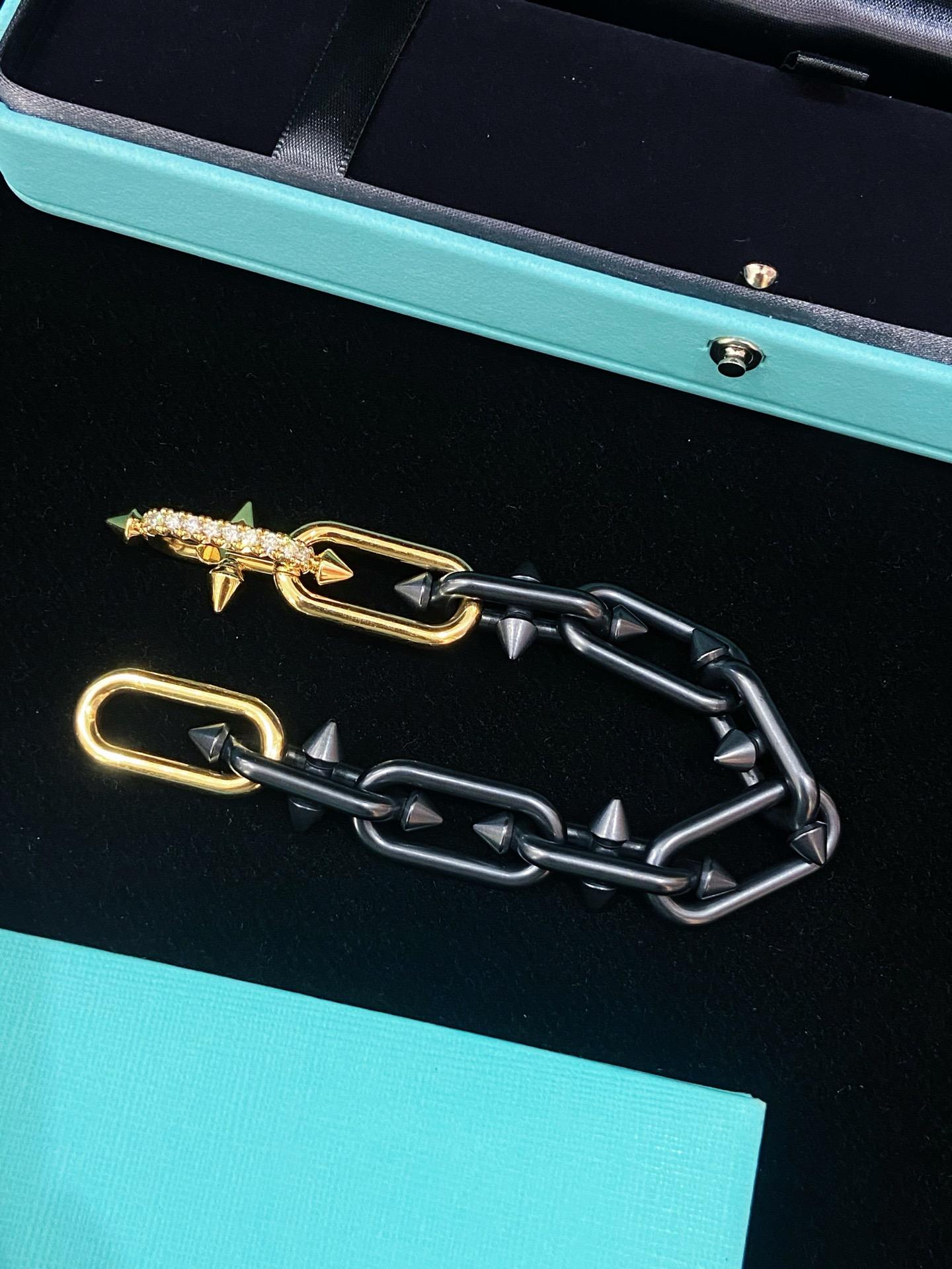 Pre-owned Tiffany & Co. x Pharrell Williams Titan Trident 18K Gold Bracelet, Limited Collab Edition, Titanium & 18K Yellow Gold, Medium Size, 7.68'' Length