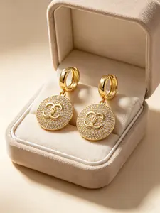 1 Pair 18K Gold-Plated Double C Logo Circular Disc Pendant Earrings, Women's Cubic Zirconia Pendant Earrings, Fashionable and Luxurious Copper Jewelry