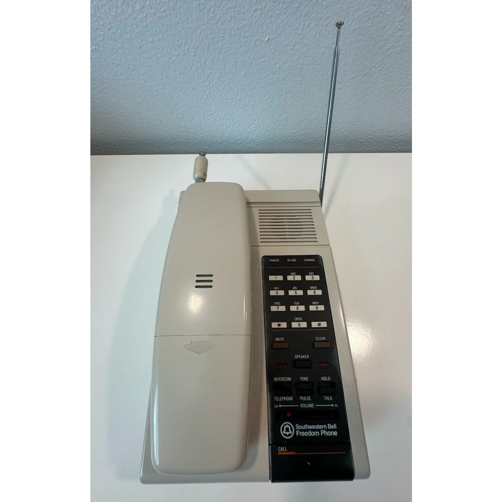 VINTAGE *PRISTINE* 1980's Southwestern Bell FF-1700 Freedom Phone Cordless Telephone