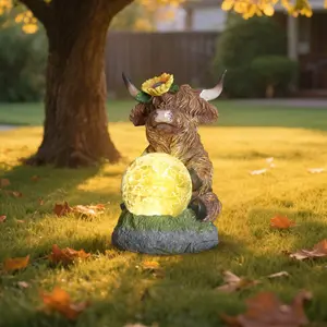 🎀Cute Highland Cow Statue with Solar Light, Garden Art Decoration, Perfect Valentine's Gift for Women, Ideal for Mom, Wife, Daughter