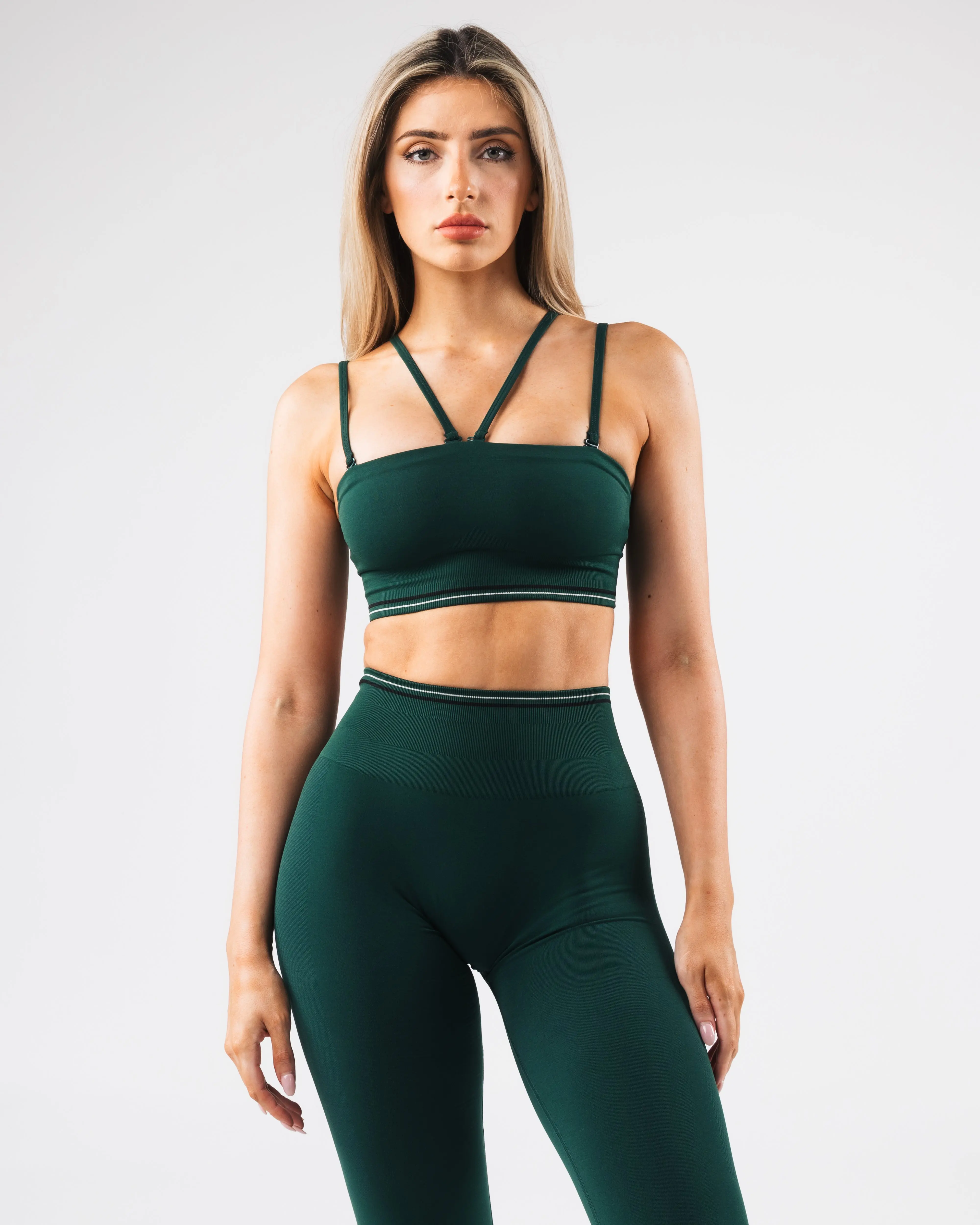 ALPHALETE Amplify Gemini Longline Sportswear Bra, Women's Seamless Knit with a 3/4 Zip and Adjustable Straps for Low Impact