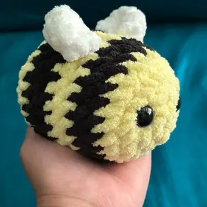 Crocheted Bee