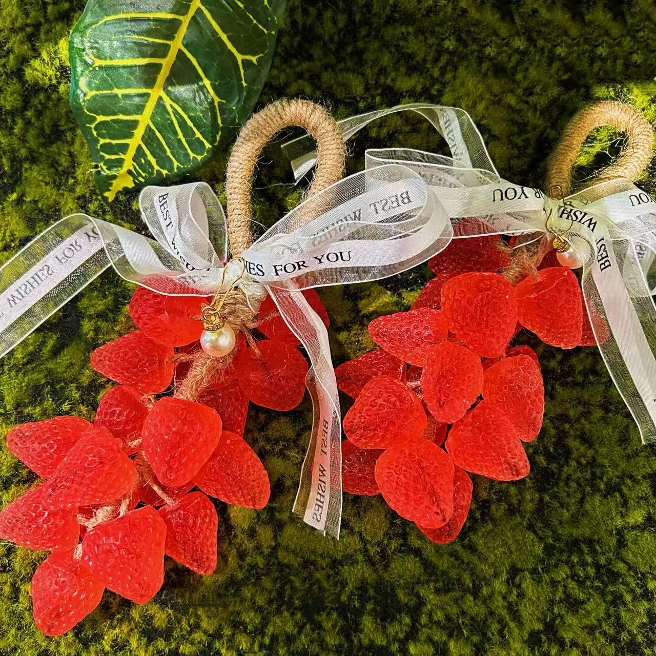 Crystal Strawberry Cold Process Soap, Handmade Natural Fragrance, Long-Lasting Scent, Perfect Gift for Friends, Skincare Soap