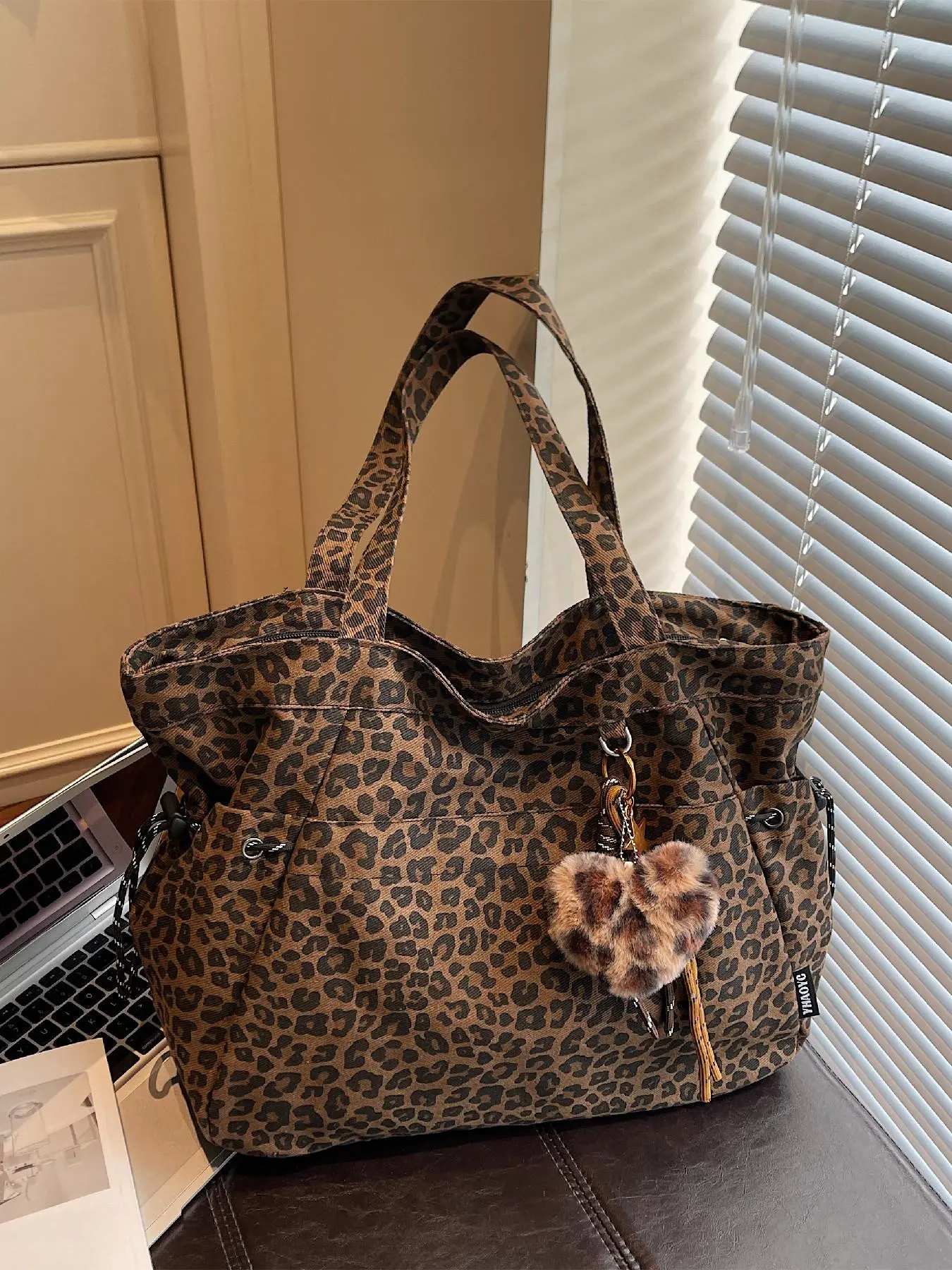 Leopard Print Plush Pendant Bag, Large Capacity Tote Bag for Work & Daily Use, Single Shoulder Crossbody Design, Casual Shopping Bag, Casual Trendy Bag, Fashion Patterned Bag