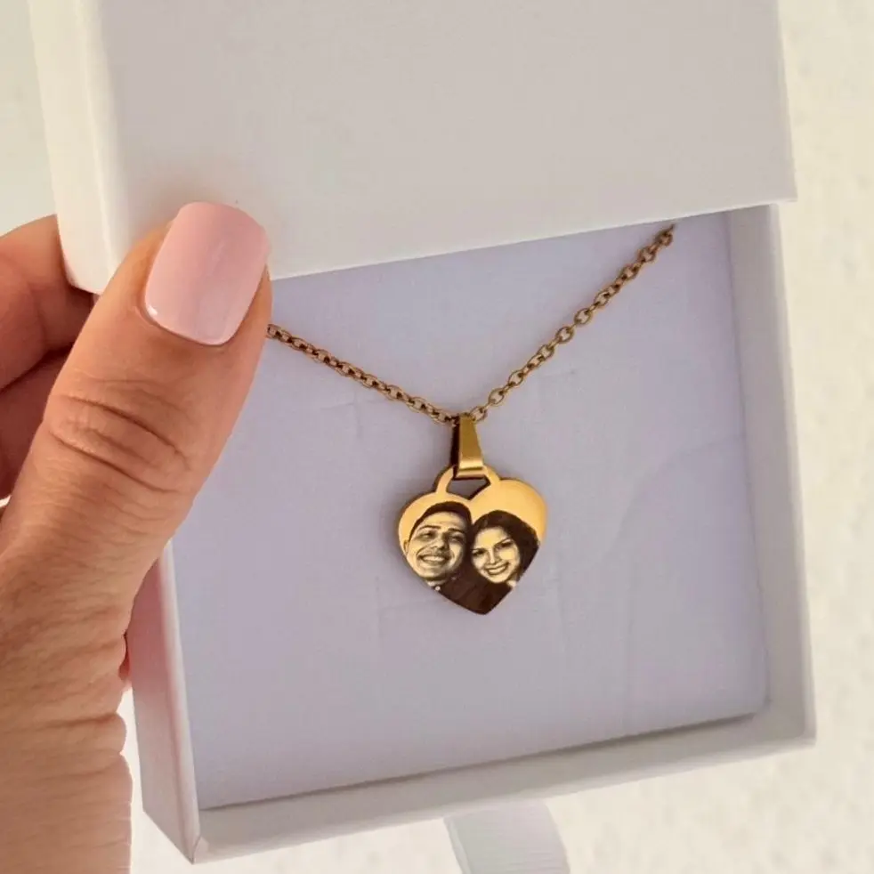 Custom Couple Photo Necklace Personalized Heart Necklace Engraved Picture Gift for Boyfriend or Girlfriend, Personalized Couple Necklace Custom Engraved Photo Jewelry Romantic Gift for Him or Her, Anniversary Gift