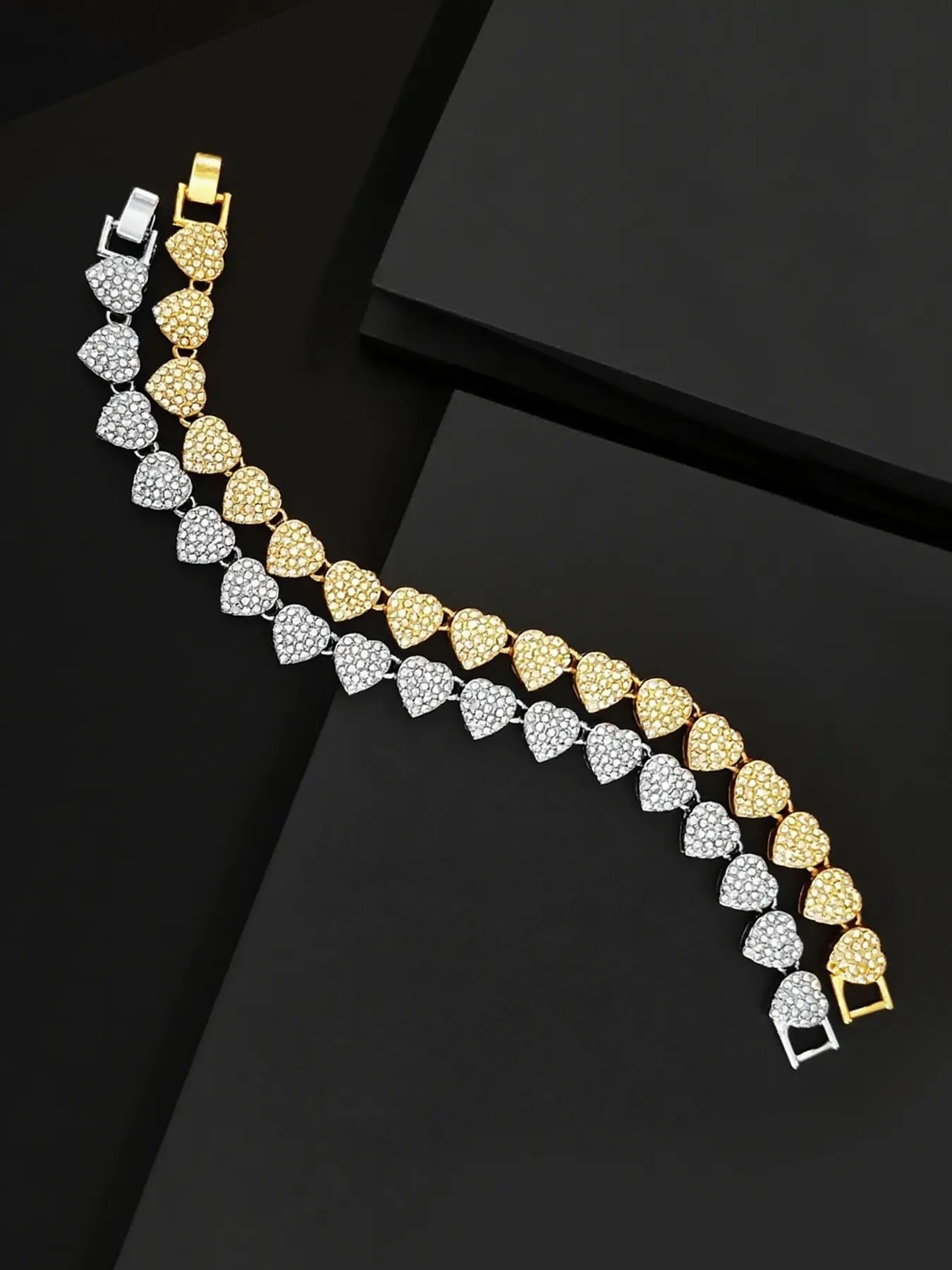 Heart shaped zircon sparkling jewelry bracelet, tennis bracelet, link bracelet, Fashionable bracelet style, suitable for daily wear, vacation and dating occasions, and an exquisite small gift