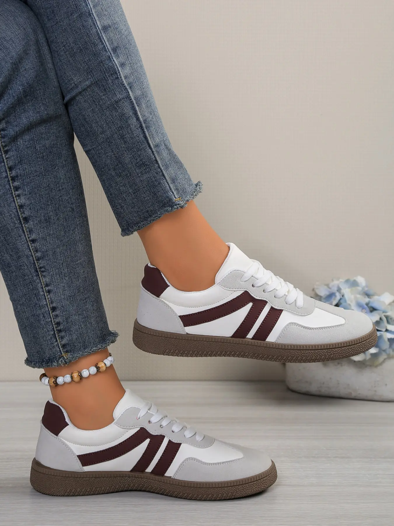 Ladies' breathable casual sneaker sports shoes with non slip soles, suitable for comfortable wearing throughout the year, travel, outdoor activities, walking, running, retro and fashionable couple shoes Breathable Walking Sneakers