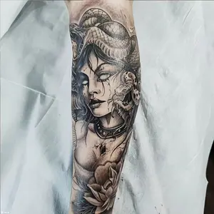 6 One Big Picture Herbal Tattoo Stickers, Including 1 One Medusa Elements and 5 Random Styles, Lasting for 7-15 Days, Waterproof and Anti-Friction, with Realistic Effect, Suitable for People Who Are Afraid of Pain and Do Not Want to Tattoo.