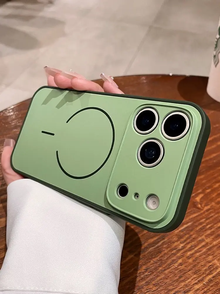 Slim Anti-Yellow Magnetic Phone Case Made Of Wear-Resistant Eco Raw Material. Delicate Frosted Texture Provides Stable Non-Slip Grip. Integrated Magnet Matches All Standard Magnetic Chargers, No Heating Or Power Loss During Wireless Charging.