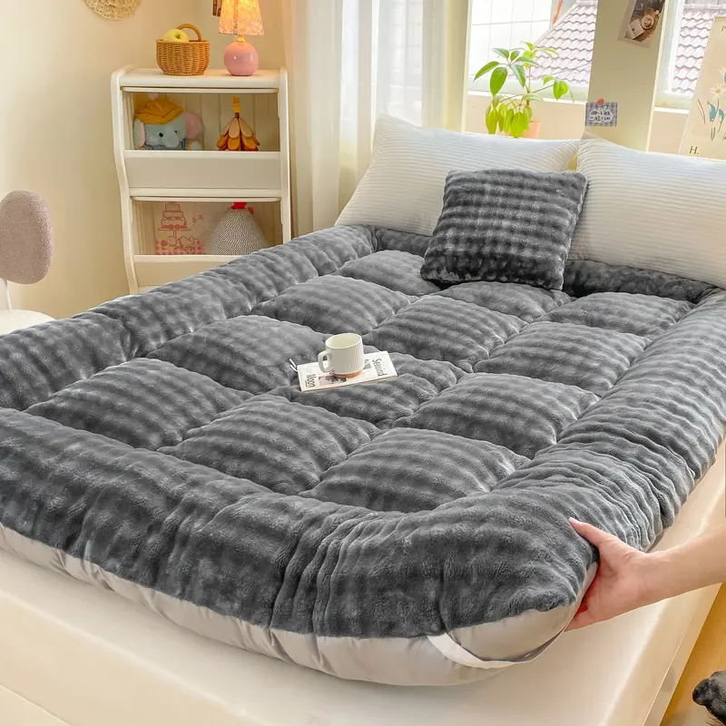 1pc Pure Color Rabbit Fur Ultra Soft Warm Thick High Quality Folding Mattress, Milk Wool Fabric, Foldable, Suitable for Bedroom, Dormitory, Car Hotel, Folding Floor Mattress