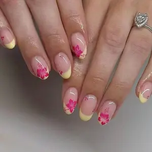 24pcs Summer Fushsia Oval Nails, Fake Nail, Flower Nails, Hand-Painted Floral Design, Detachable Nail Stickers, No Glue Needed, Reusable, Perfect for Beach Outings, Nail Art Sticker