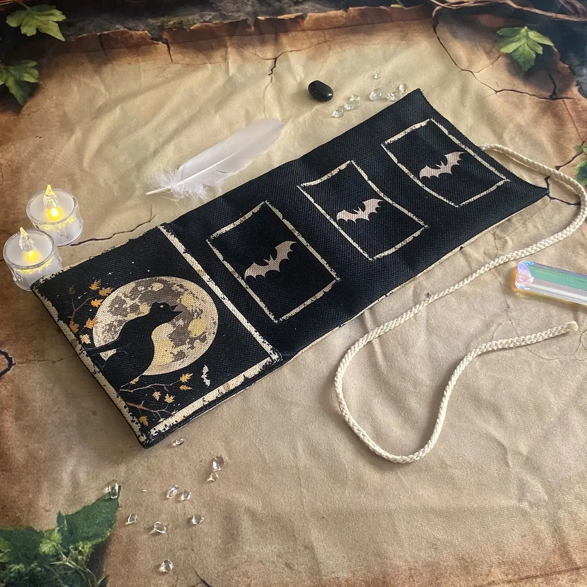 1 Piece Tarot card storage bag, black cat decoration bag under the moonlight, Gothic-style Decorative creative polyester fabric, home textile decoration item, a gift for tarot scholars, reusable storage bags