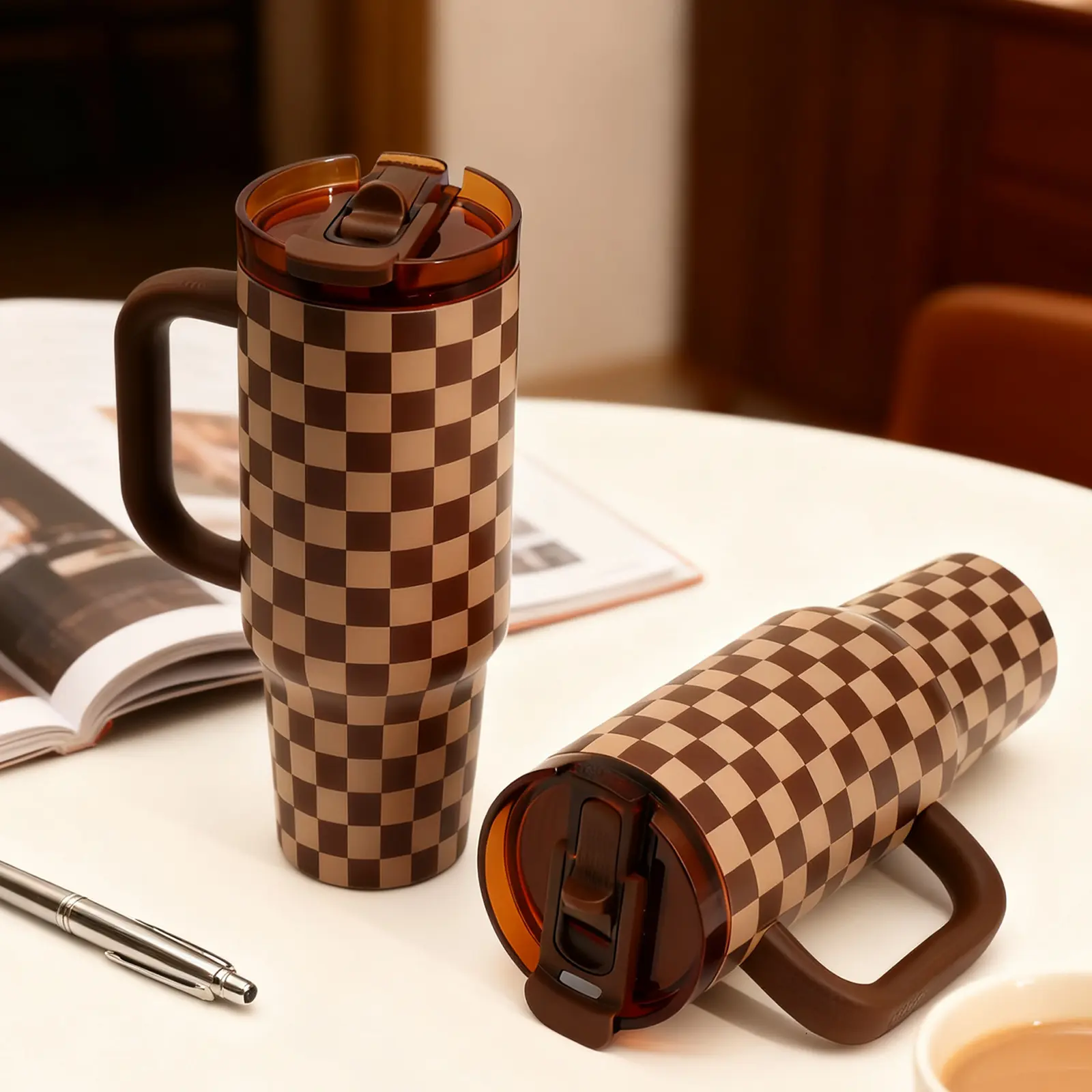 1 Pc double wall insulated mug 40oz vacuum tumbler Flasks with handle, Insulated travel drinkware, leak-proof thermal mug keeps hot drinks warm 12h and cold drinks fresh 24h, travel cup for men women, portable coffee tea cup, holiday gift